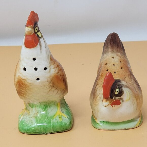 Vintage Ceramic Chicken & Rooster Salt & Pepper Shakers Set Japan - Picture 1 of 11